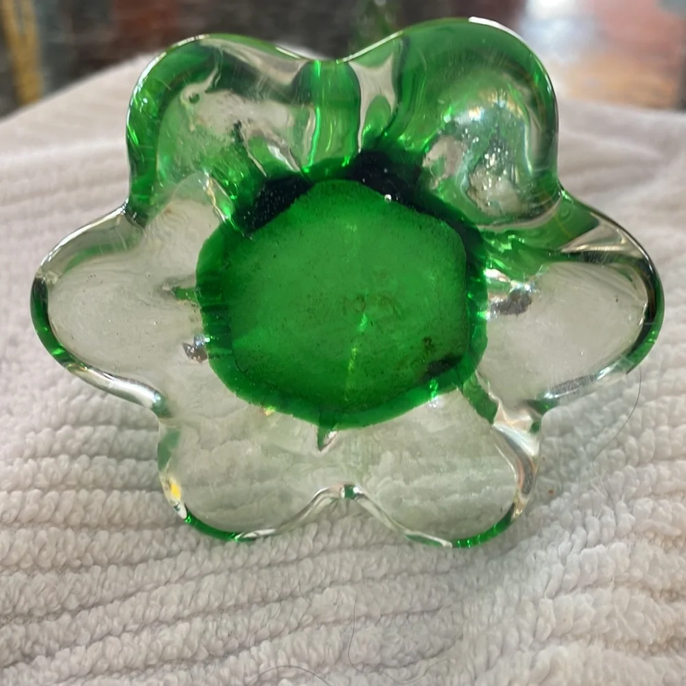 Elephant Foot‎ 11” Bud Vase Elegant Twisted Green Ribbed Neck Vintage Glass
